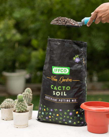 IFFCO Urban Gardens - Cacto Soil 5 Kg - Organic Succulent Potting Soil Mix - Promotes Aeration & Water Retention - 100% Natural with Added Nutrients Succulents & Cactus